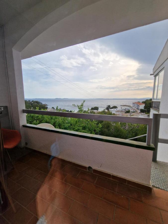 Apartment Claude Roses
